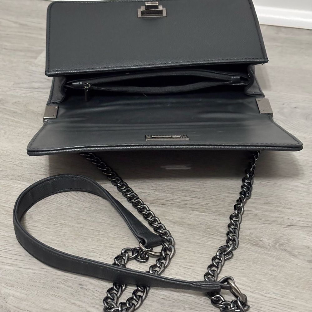 Elegant Black Chain Strap Women's Bag